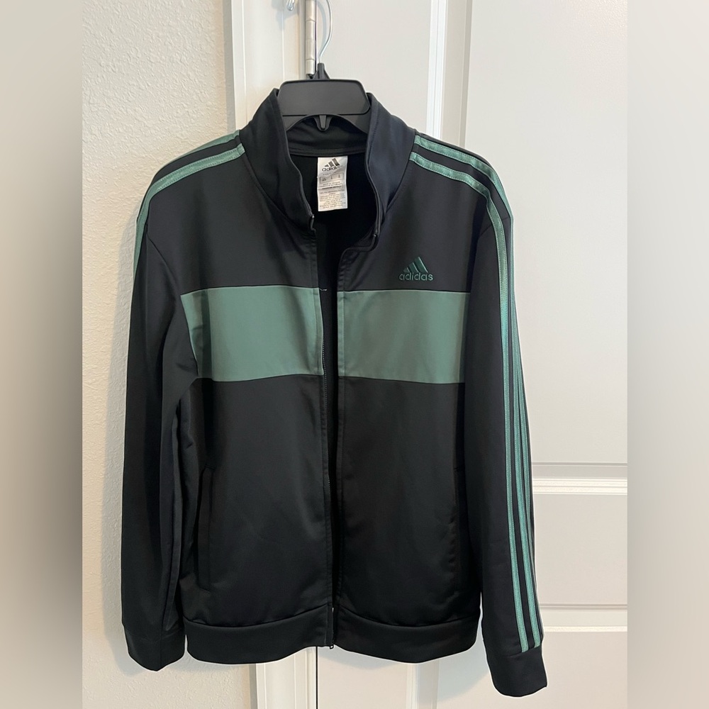XL Boys Junior Adidas Black and Green Performance Jacket Only Worn Once!!